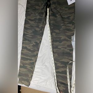 Zyia Green Camo Unwind Jogger Medium